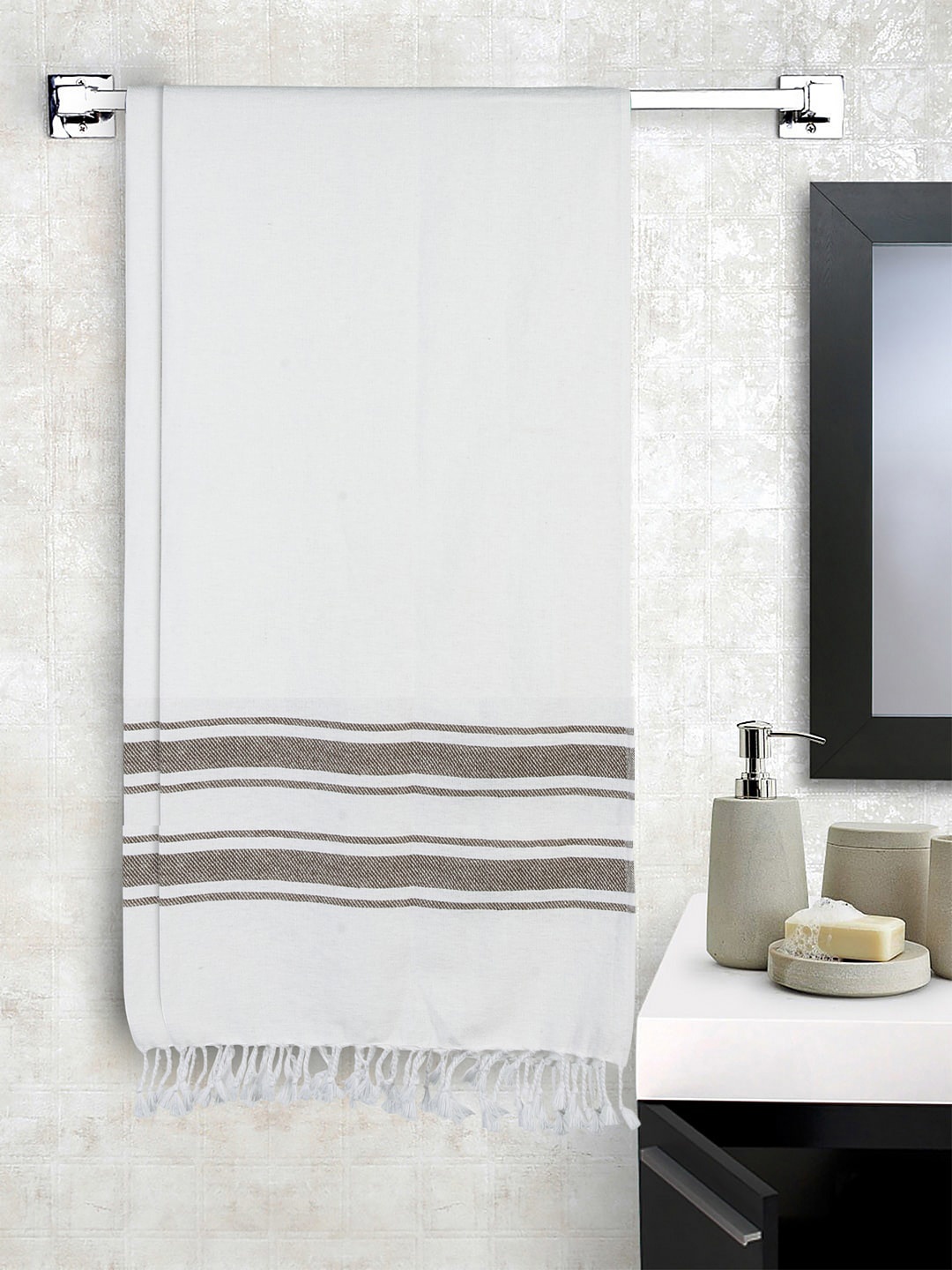 

KLOTTHE Set Of 2 White & Charcoal Grey Solid 233 GSM Bath Towels