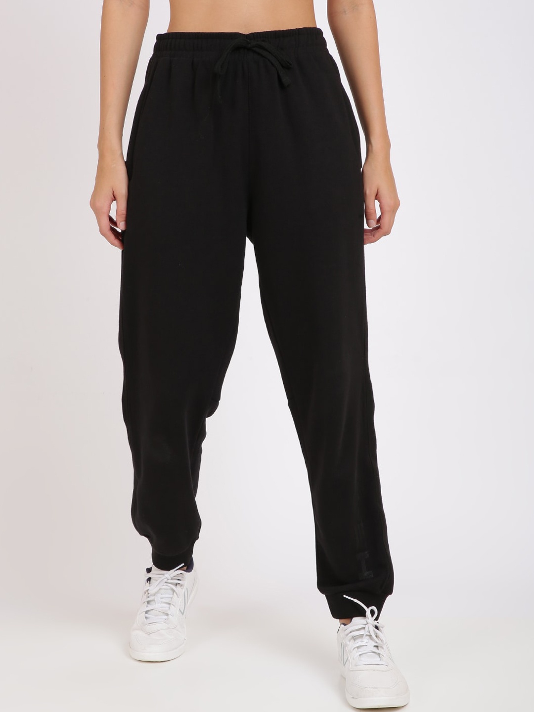 

Head Women Black Solid Slim-Fit Joggers