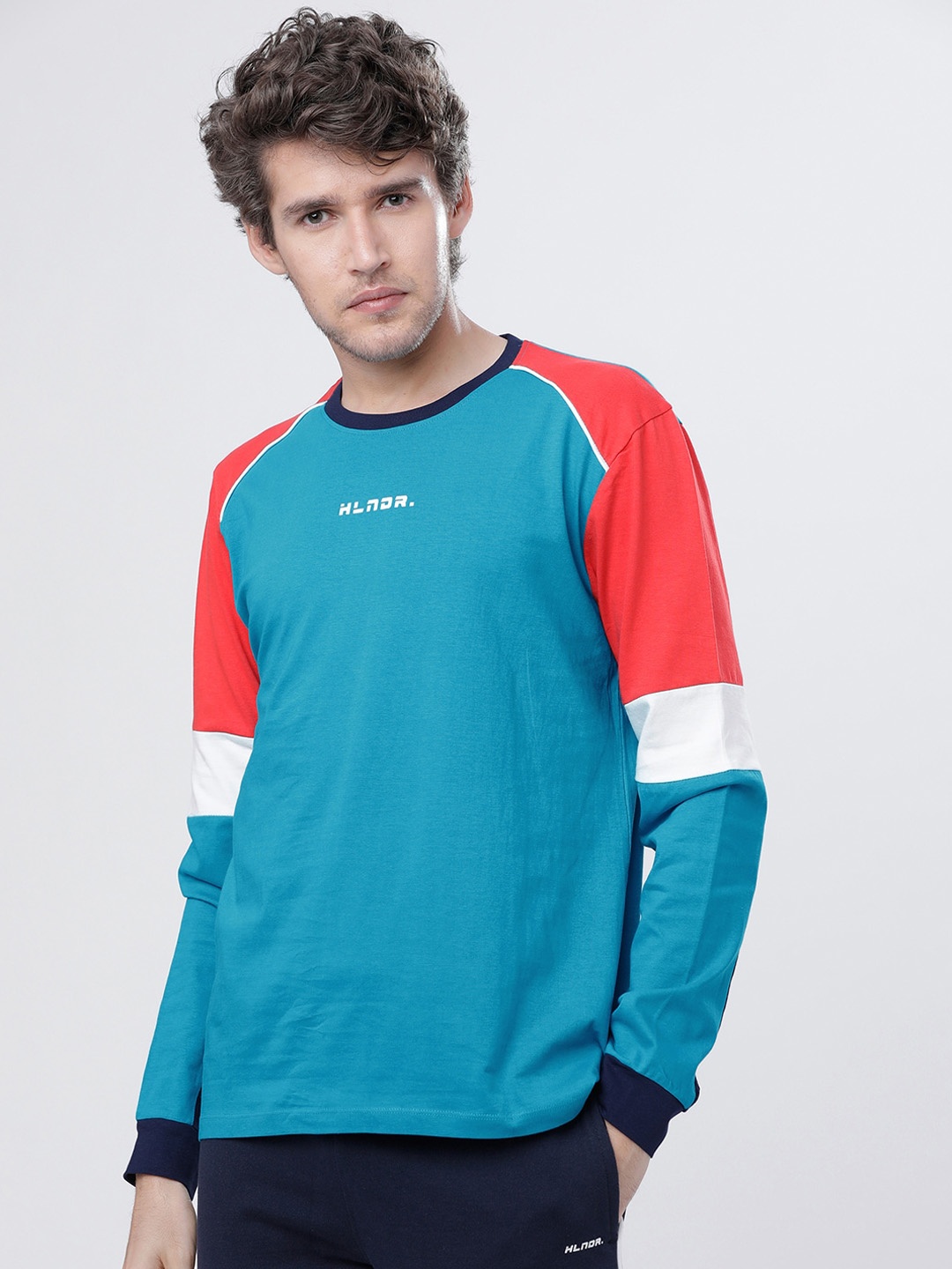 

HIGHLANDER Men Teal Blue & Orange Colourblocked Round Neck T-shirt
