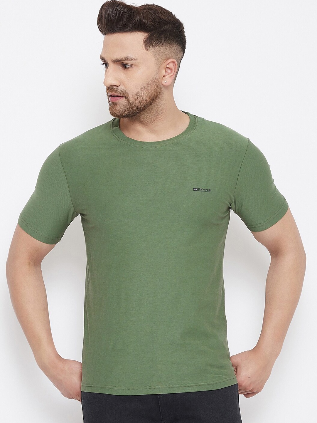 

Okane Men Olive Green Solid Round Neck T-shirt