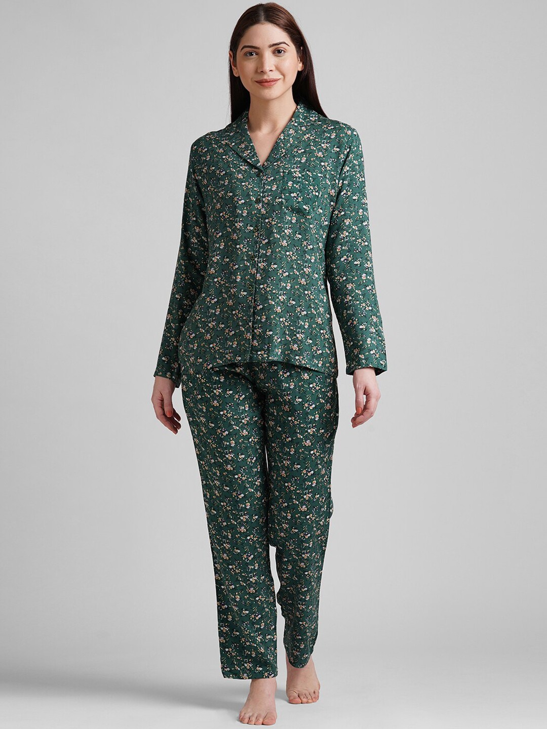 

DRAPE IN VOGUE Women Green & Yellow Printed Night Suit