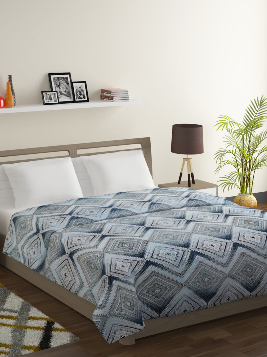 

SWAYAM Blue & Black Geometric Mild Winter 150 GSM Double Bed Comforter
