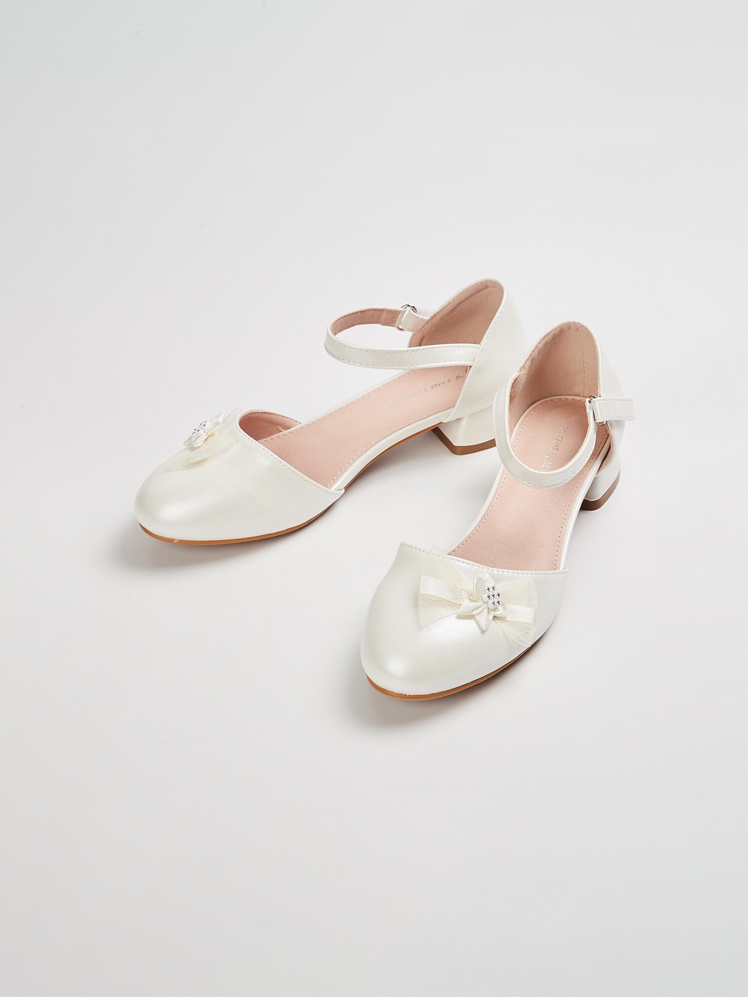 

Fame Forever by Lifestyle Girls White Solid Heels