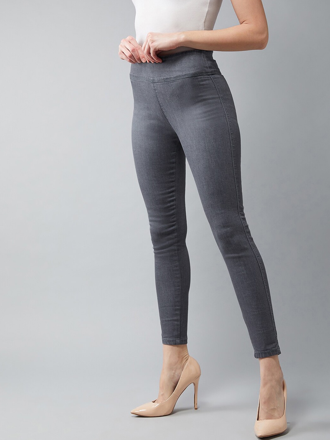 

DOLCE CRUDO Women Grey Solid