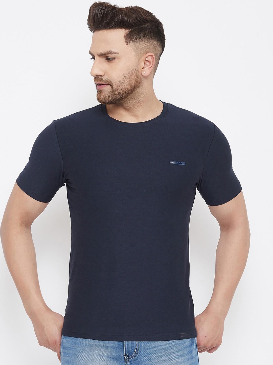

Okane Men Navy Blue Solid Round Neck T-shirt