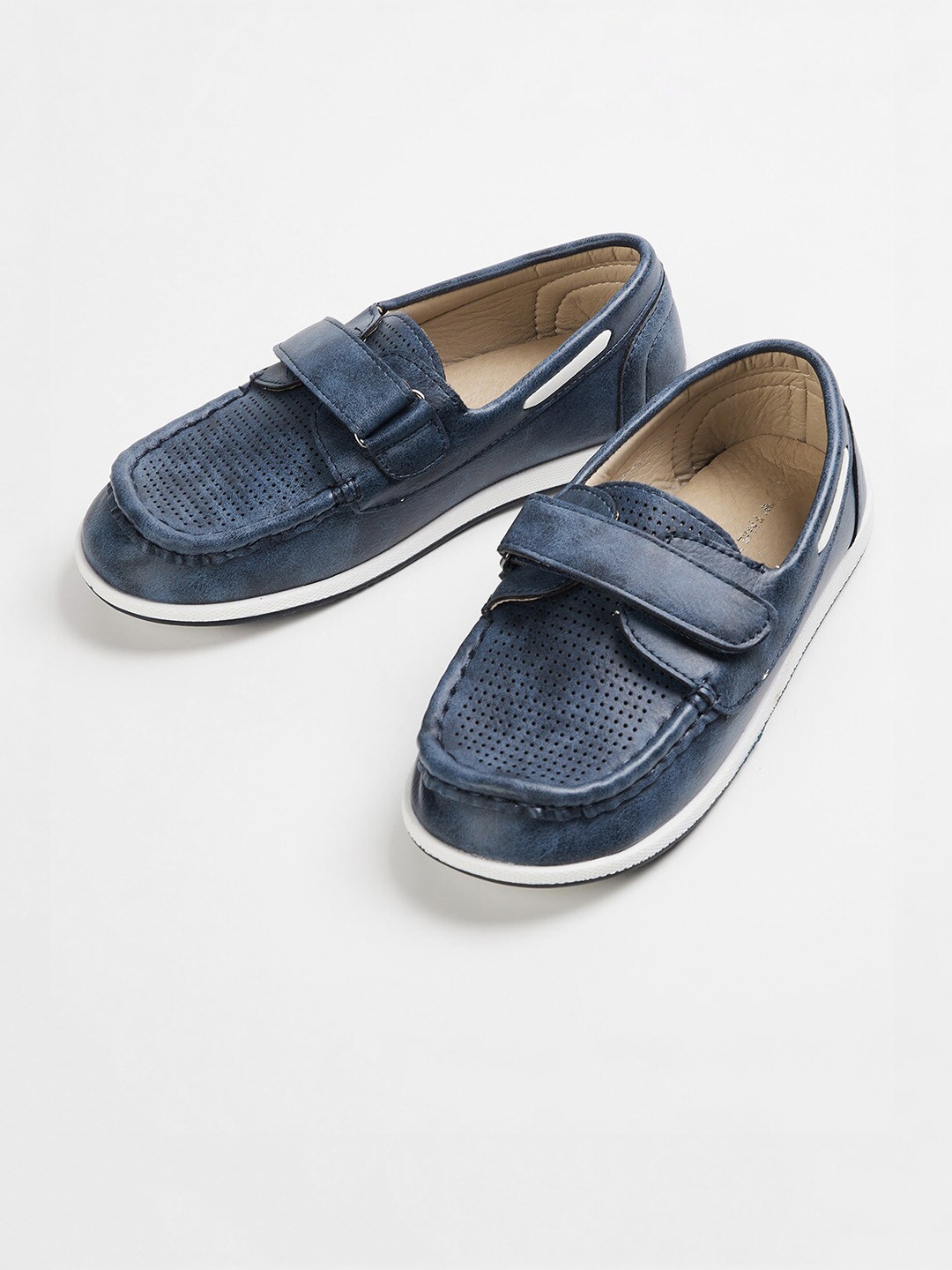 

Fame Forever by Lifestyle Boys Navy Blue Solid Boat Shoes