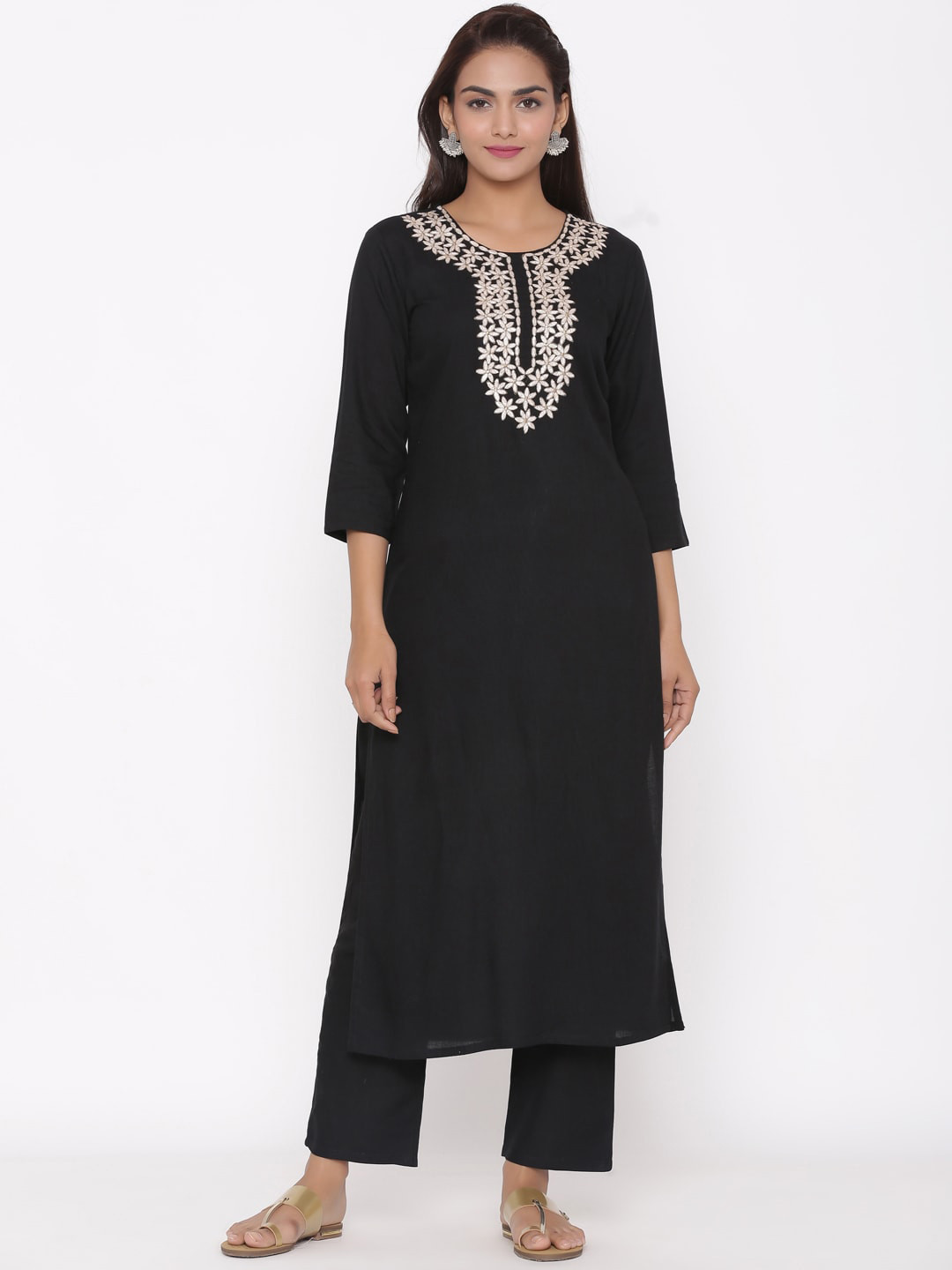 

Silai Bunai Black Floral Yoke Design Thread Work Kurta