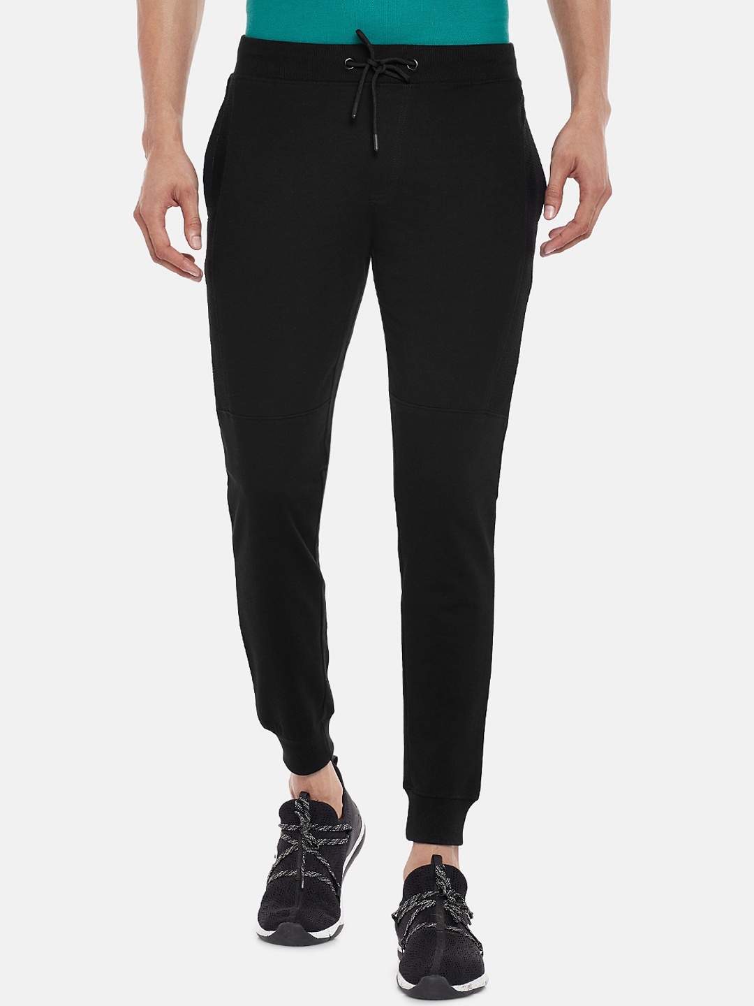 People Men Black Solid Straight-Fit Track Pants