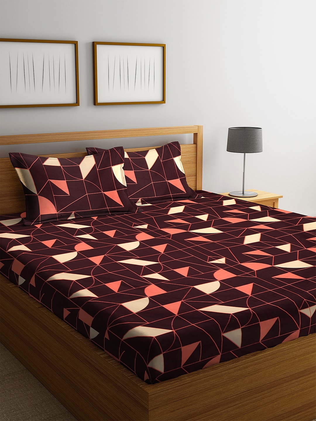 

KLOTTHE Brown & Orange Geometric 210 TC Polycotton 1 King Bedsheet with 2 Pillow Covers