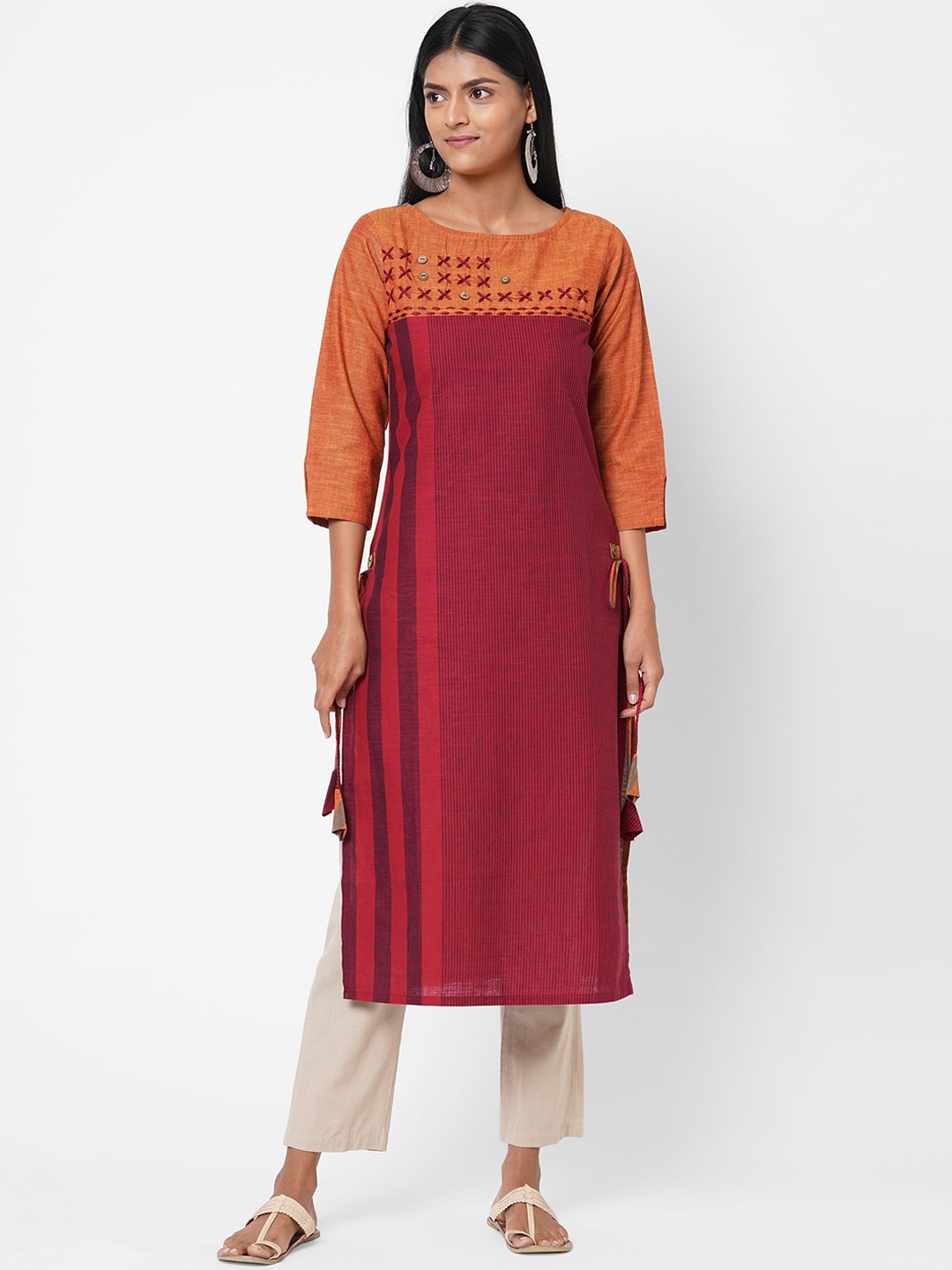 

Os Women Red Colourblocked Thread Work Kurta