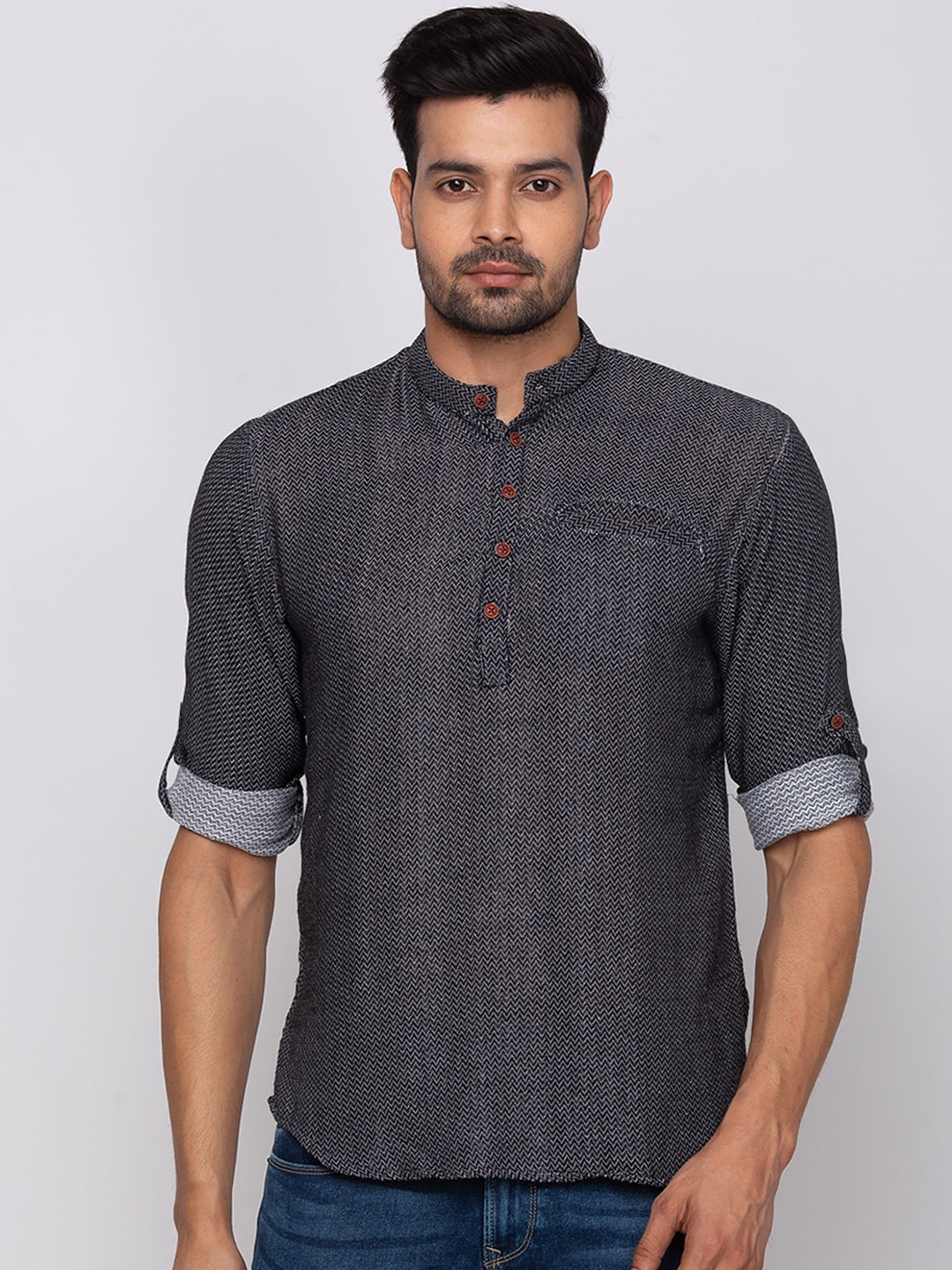 

SALWAR STUDIO Black & Grey Geometric Printed Handloom Kurta