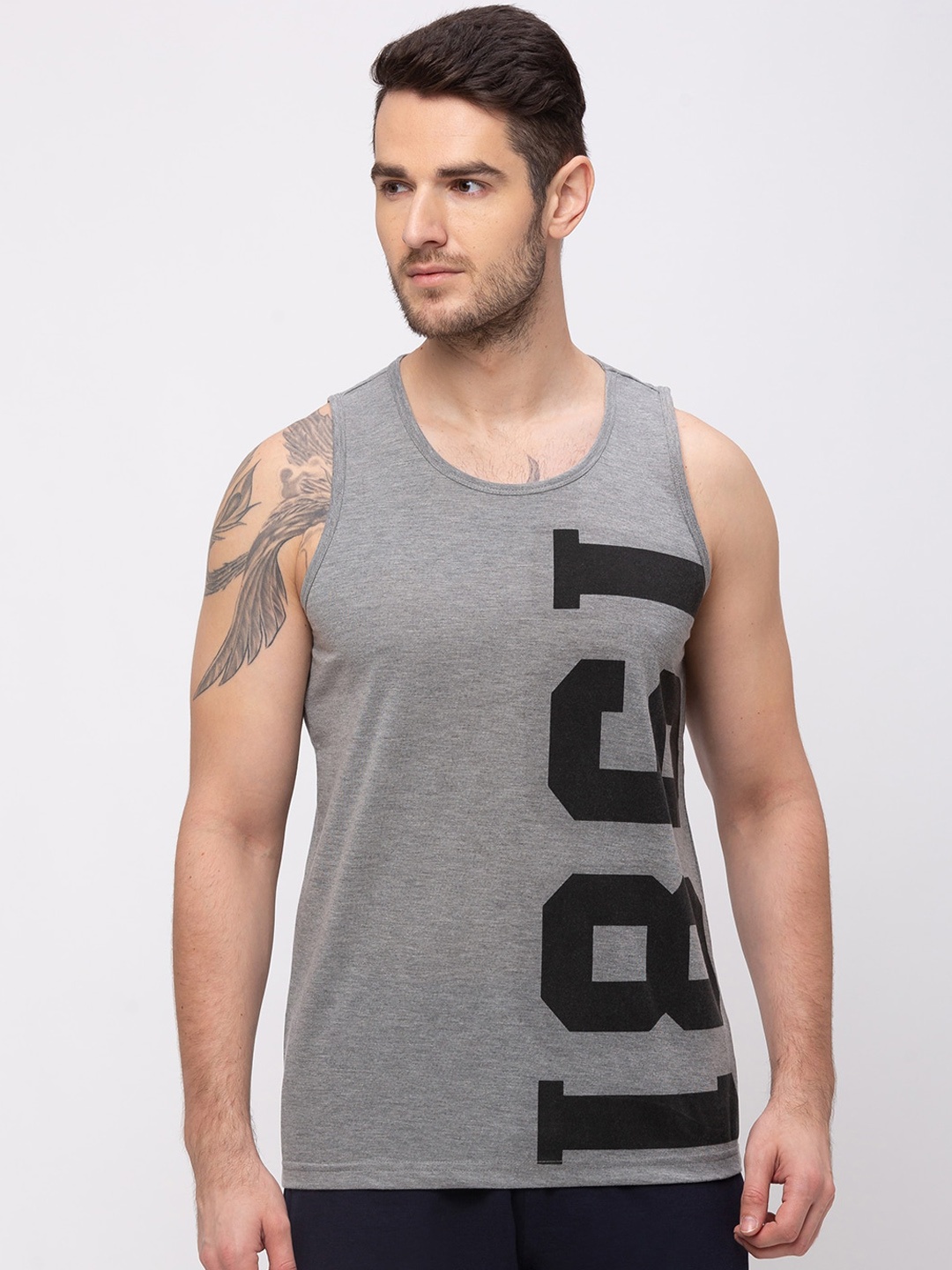 

GIORDANO Men Grey Printed Round Neck Sleeveless T-shirt