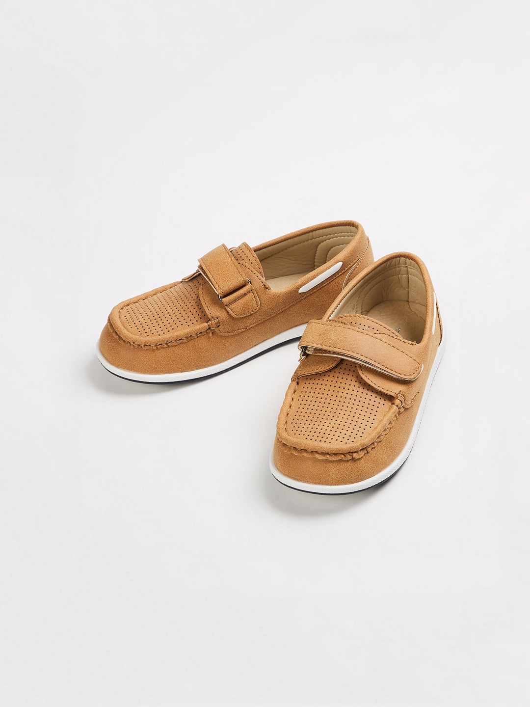 

Fame Forever by Lifestyle Brown Boys Solid Slip-On Sneakers