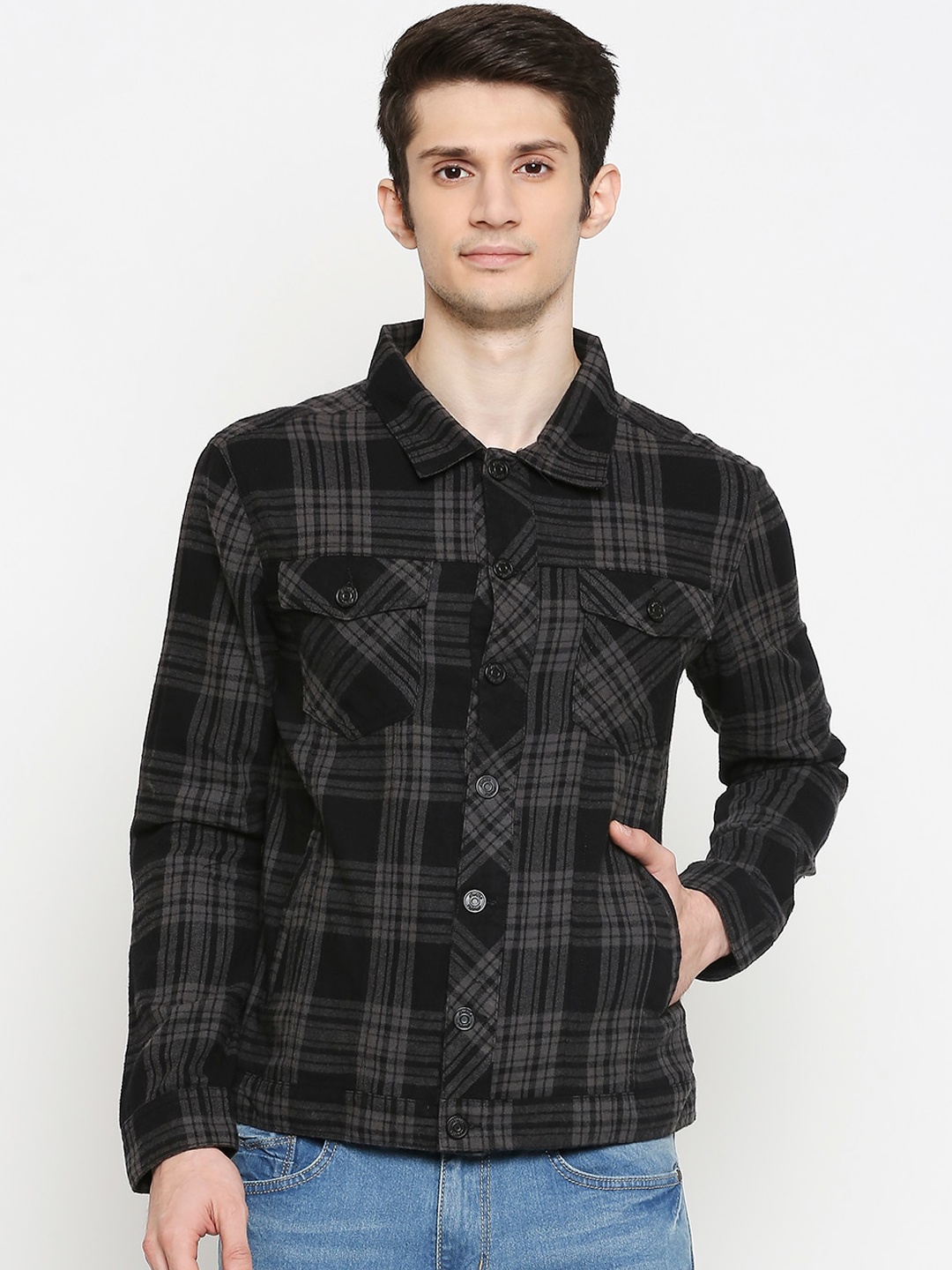 

People Men Black & Grey Regular Fit Checked Casual Shirt