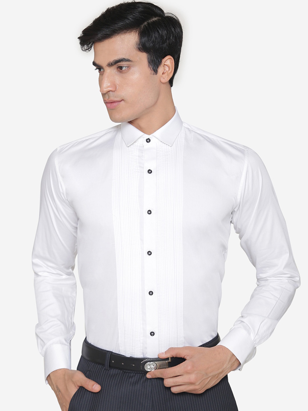 

MANQ Men White Regular Fit Solid Casual Shirt