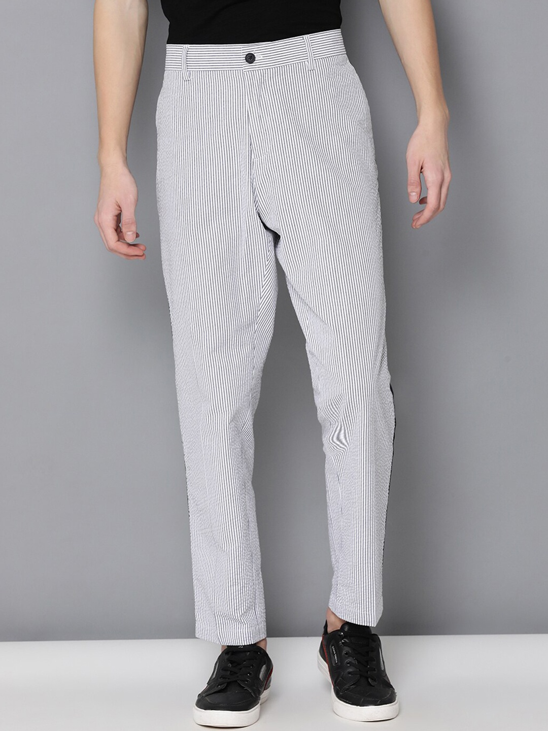 

Antony Morato Men White Tapered Fit Solid Regular Trousers