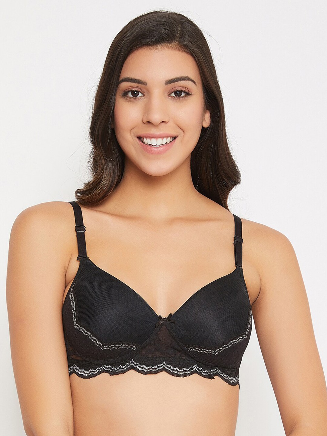 

Clovia Black Solid Non-Wired Lightly Padded Everyday Bra BR2136P1336E
