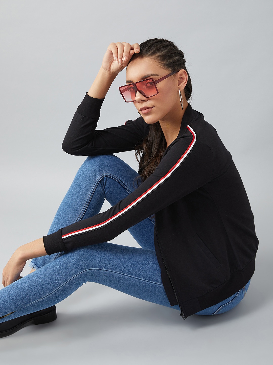 

DOLCE CRUDO Women Black Solid Hooded Sweatshirt