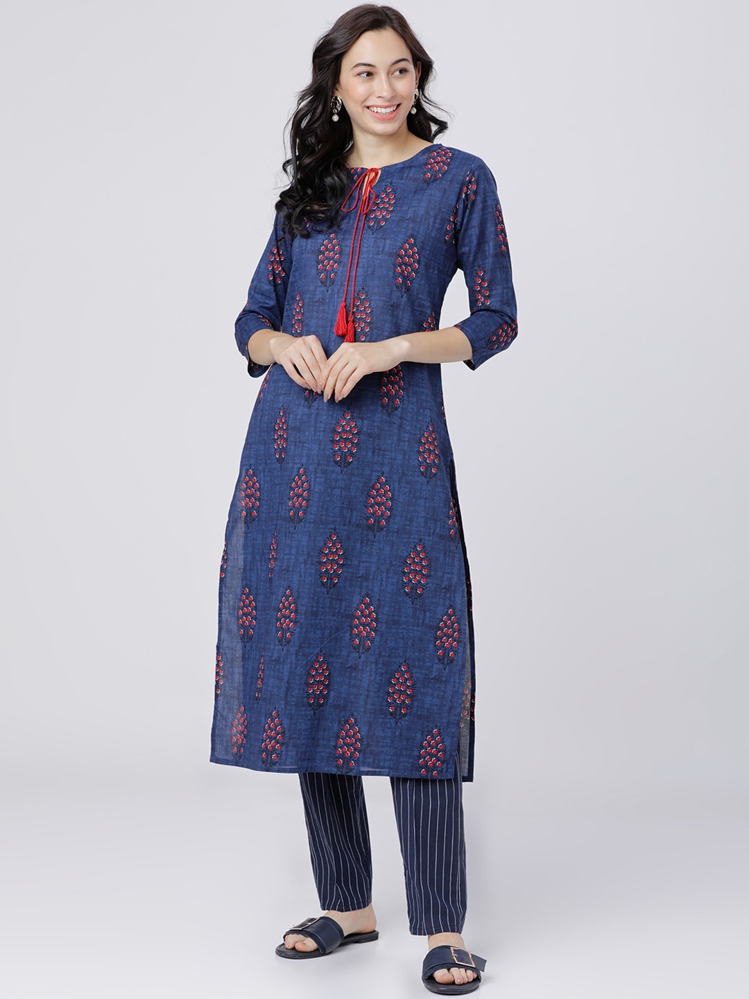 

Vishudh Navy Blue Floral Printed Keyhole Neck Straight Kurta