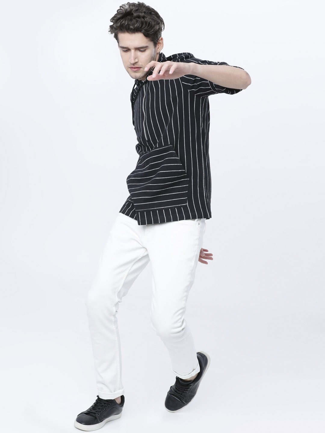 

HIGHLANDER Men Black Slim Fit Striped Casual Shirt