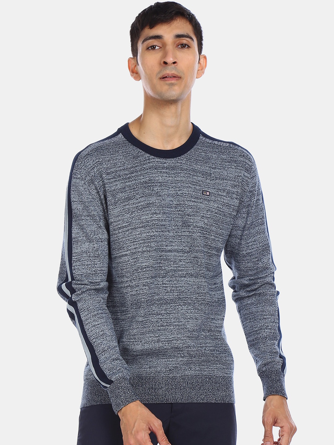 

Arrow Sport Men Grey Solid