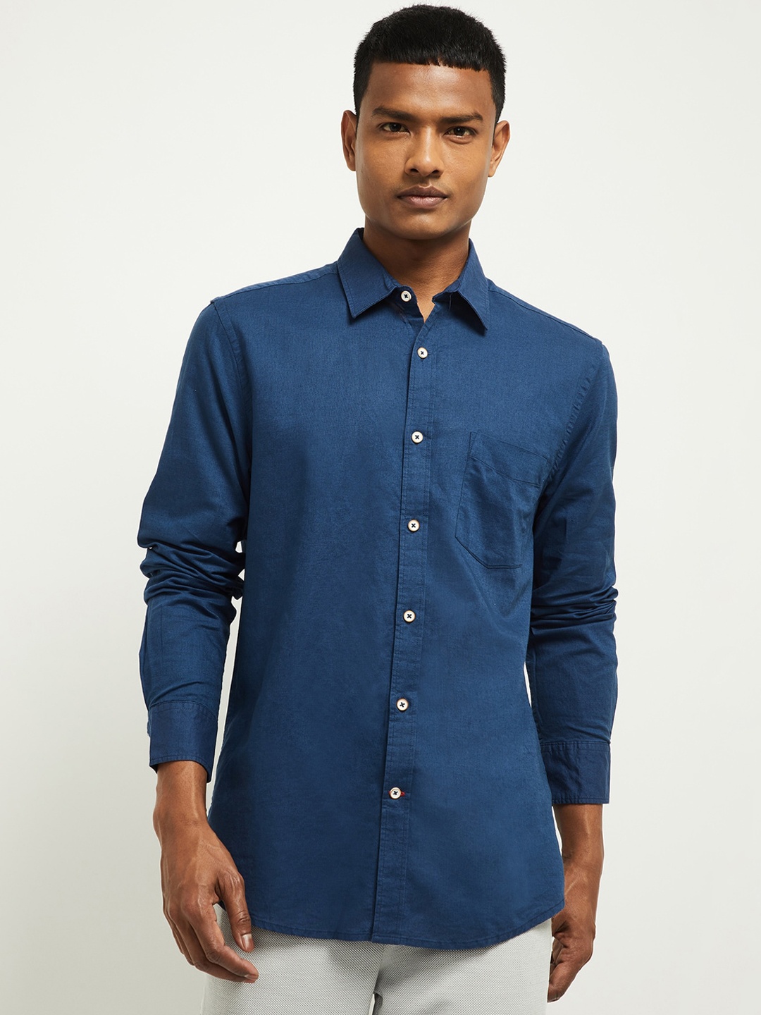 

max Men Blue Regular Fit Solid Casual Shirt