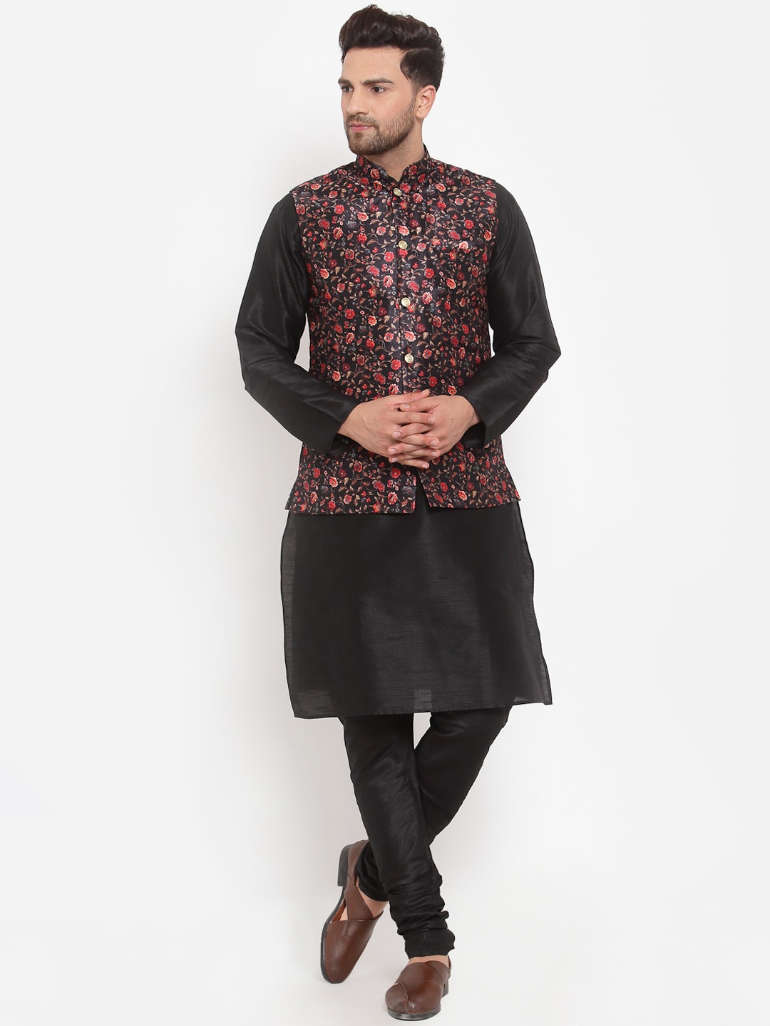

GRACIT Men Black Solid Kurta with Pyjamas