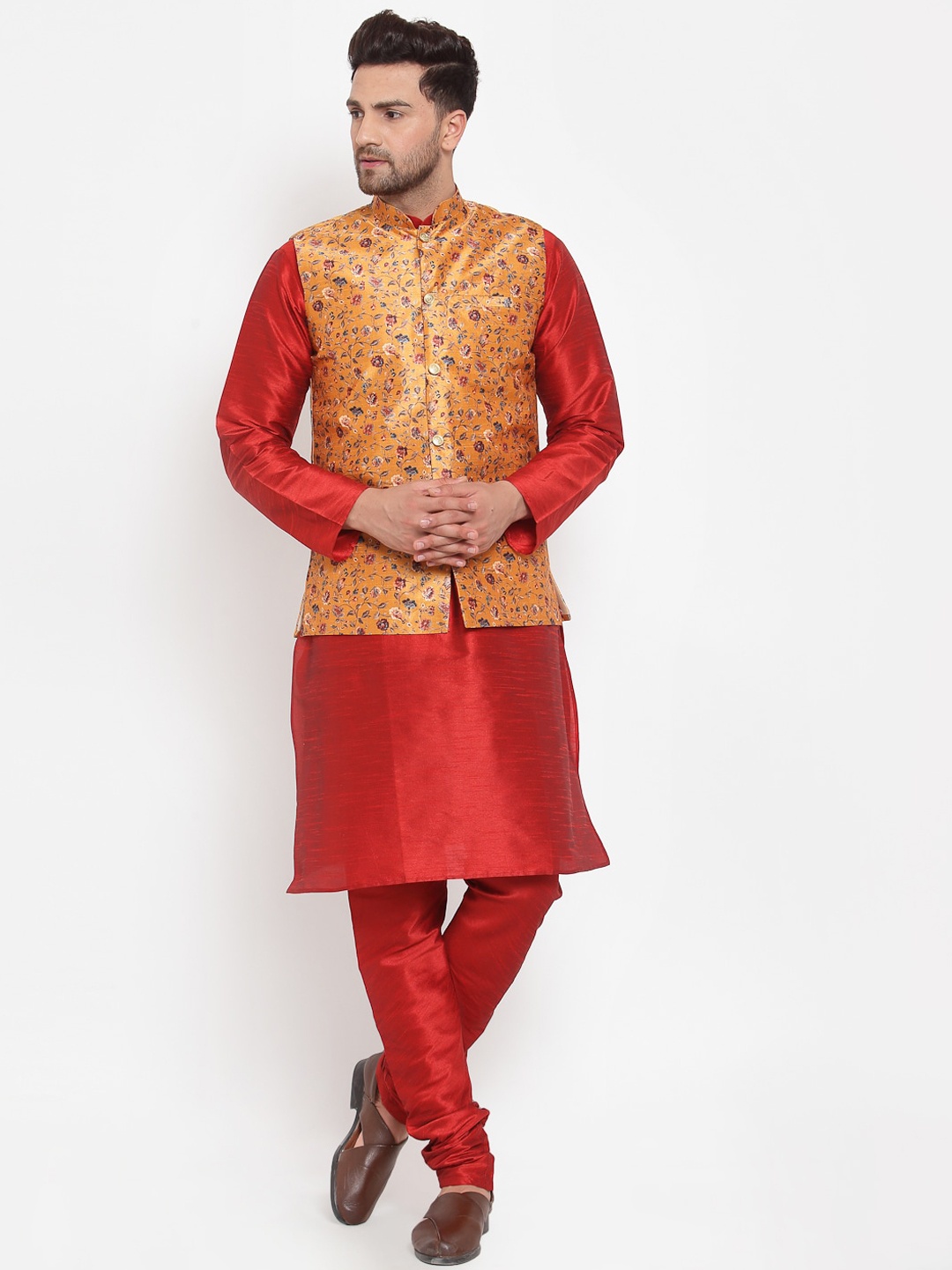 

GRACIT Men Maroon Solid Kurta with Churidar