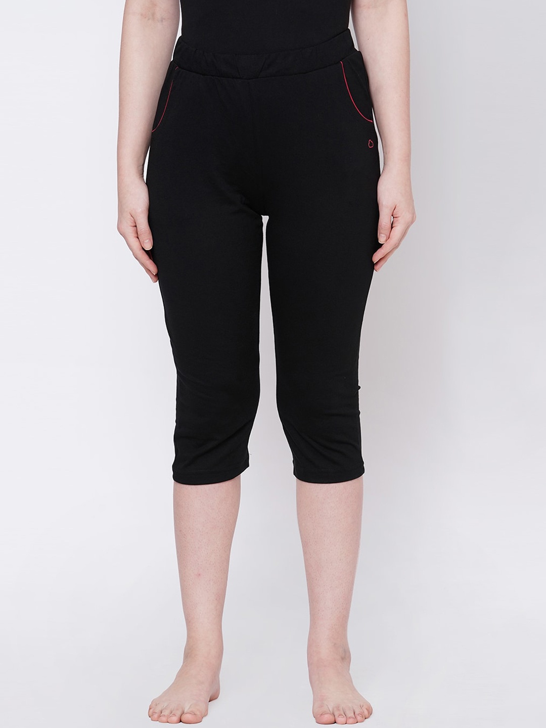 

Sweet Dreams Women Black Solid Lounge Capris