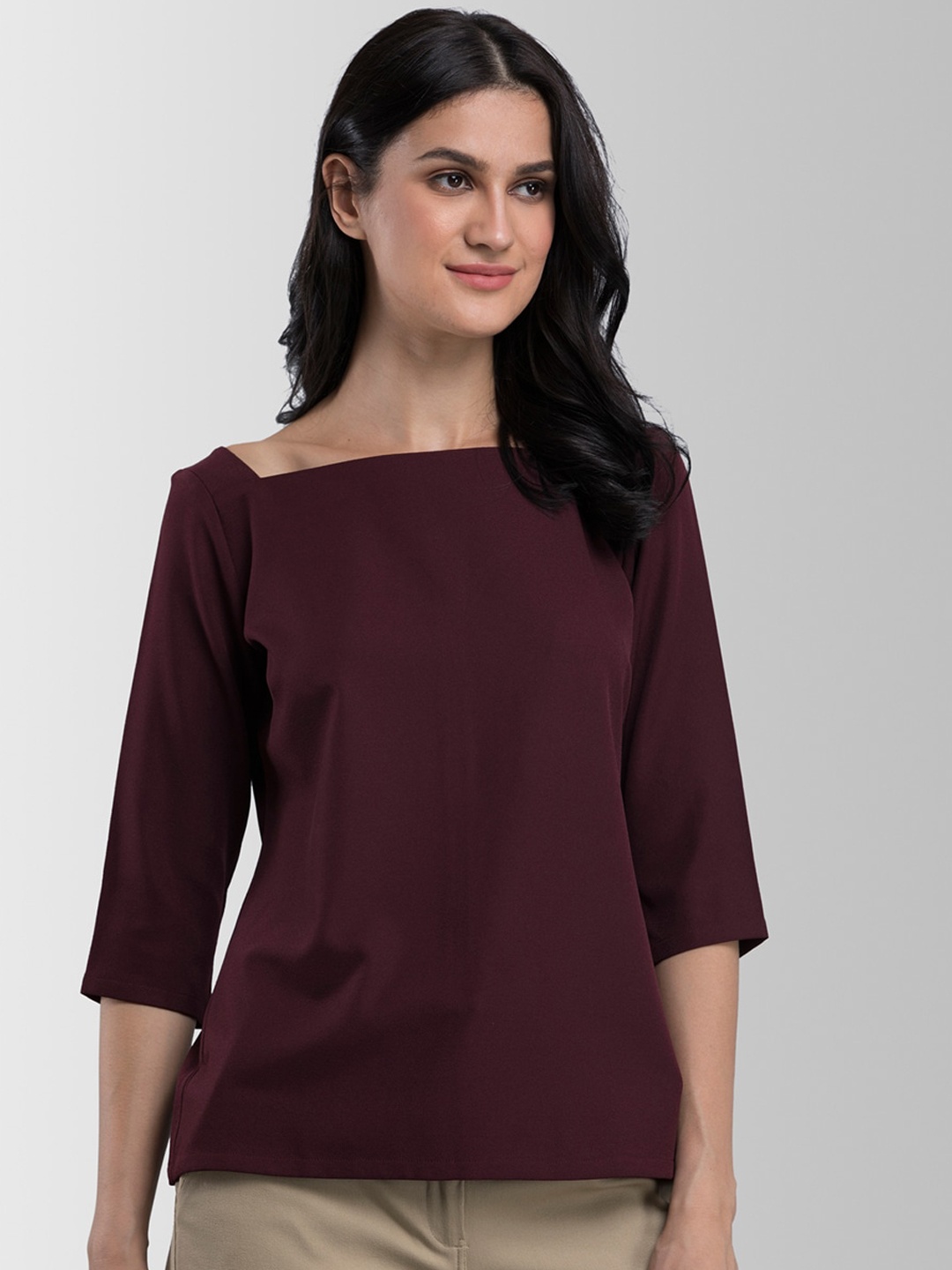 

FableStreet Women Maroon Solid Back V-Neck Top