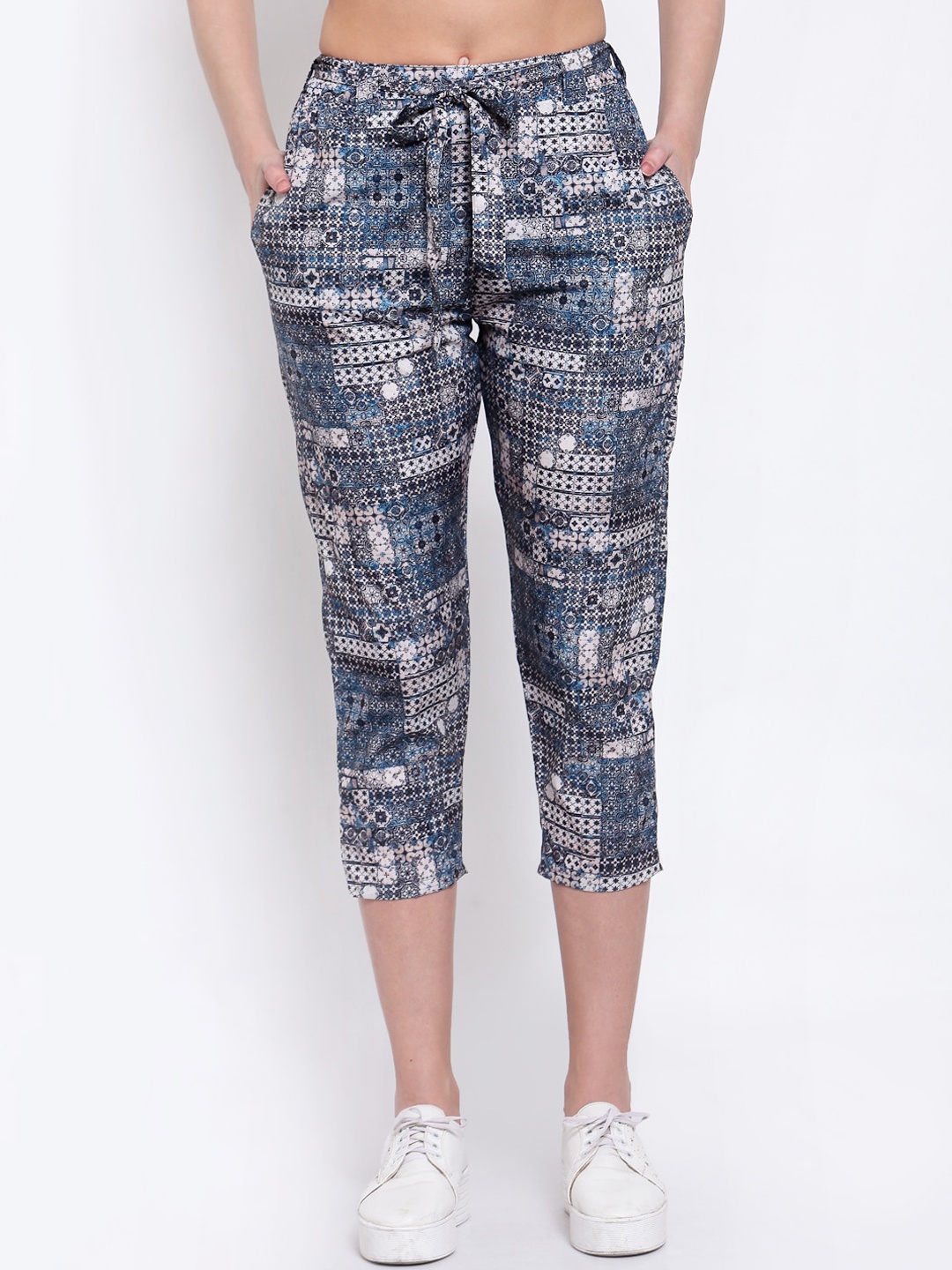 

J Style Women Black Slim Fit Printed Regular Trousers