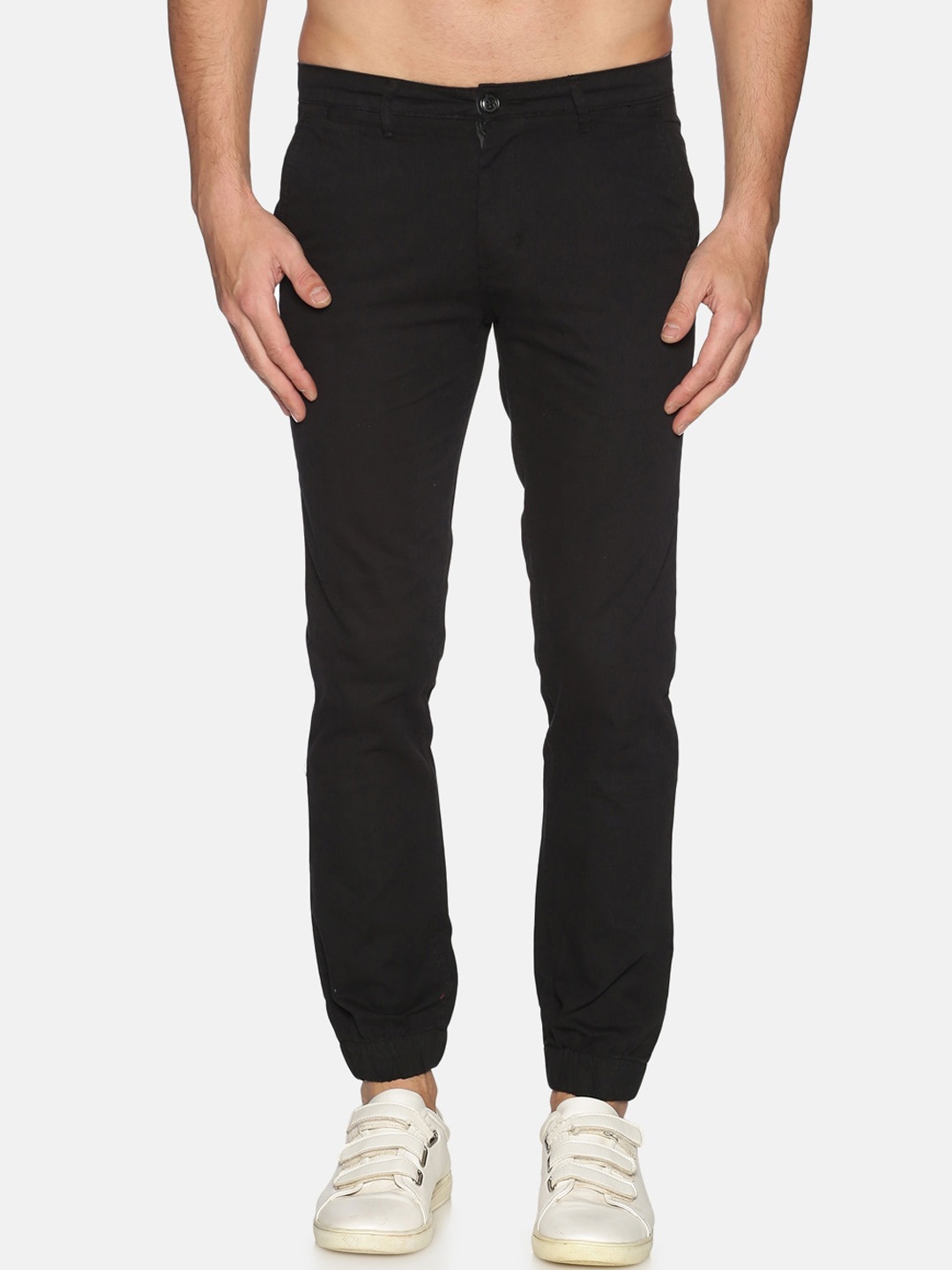 

Chennis Men Black Regular Fit Solid Joggers