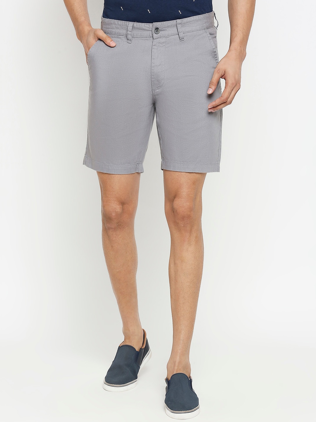 

BYFORD by Pantaloons Men Grey Solid Slim Fit Regular Shorts