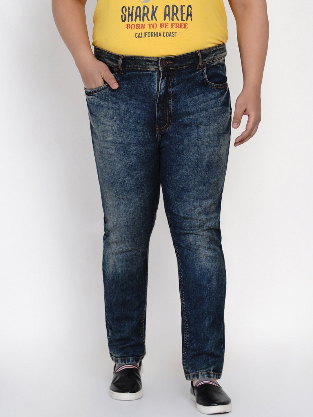 

Men Navy Blue Relaxed Fit Mid-Rise Clean Look Stretchable Plus Size Jeans