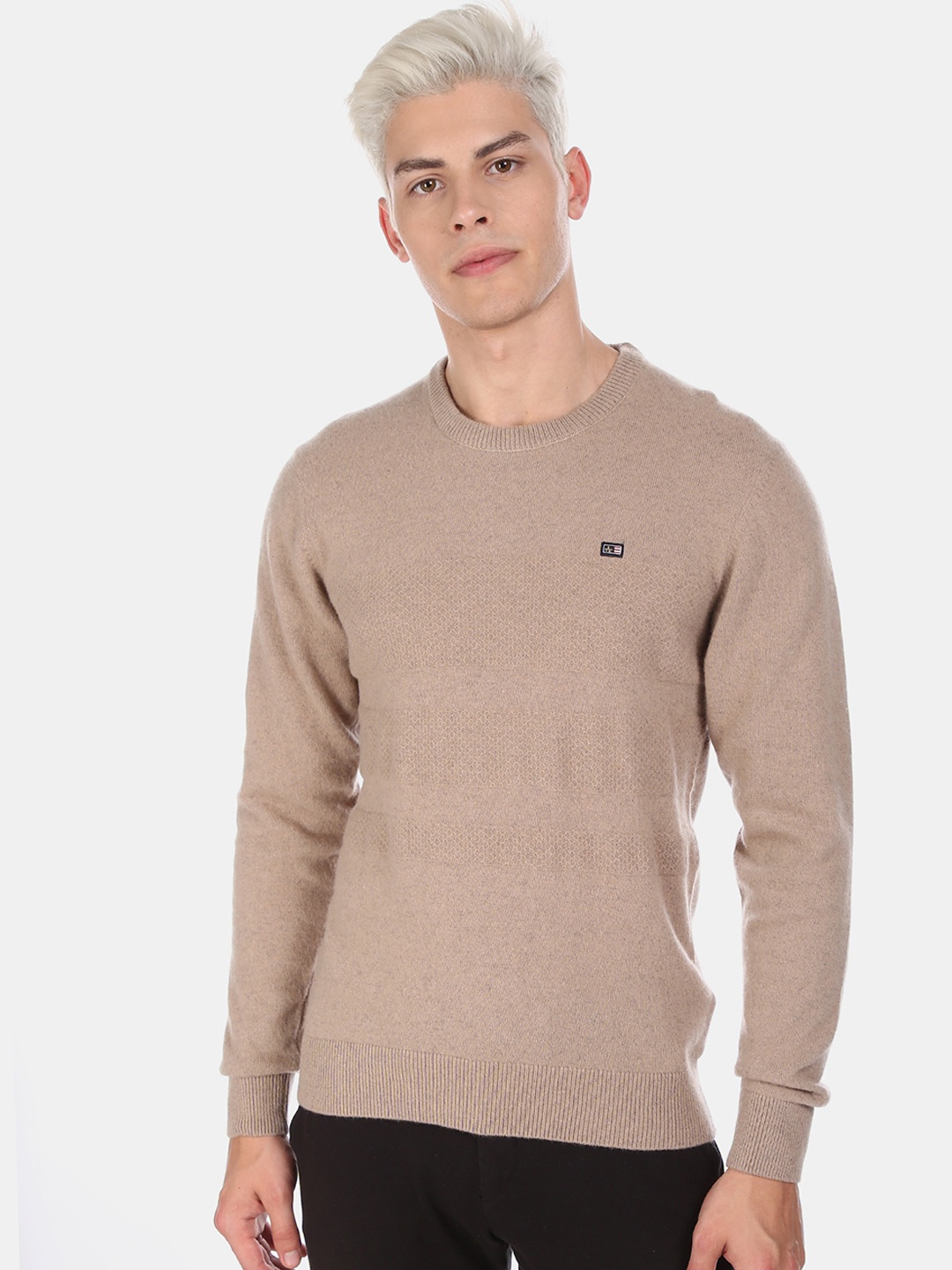 

Arrow Sport Men Beige Solid