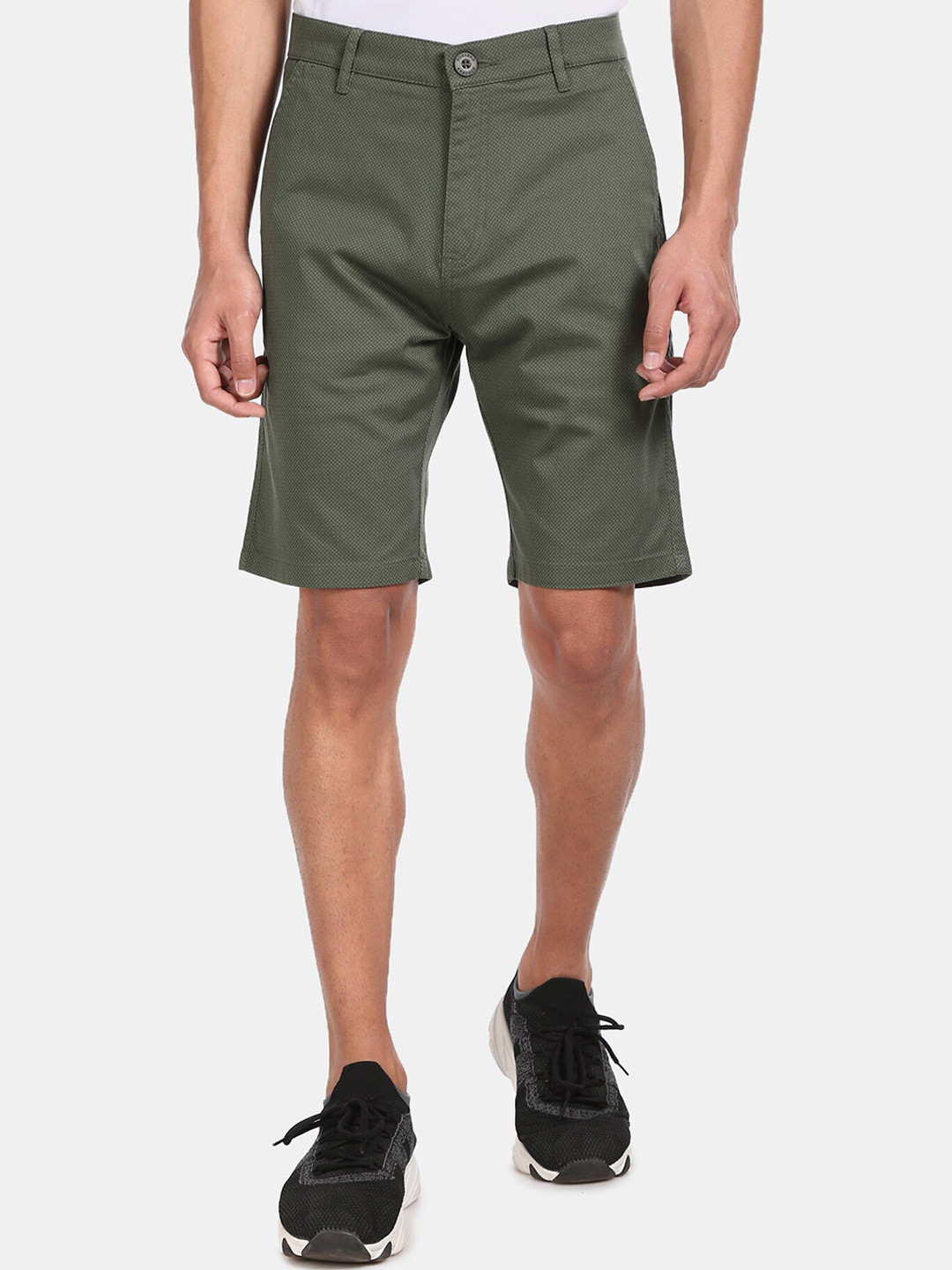 

Ruggers Men Green Solid Regular Fit Regular Shorts