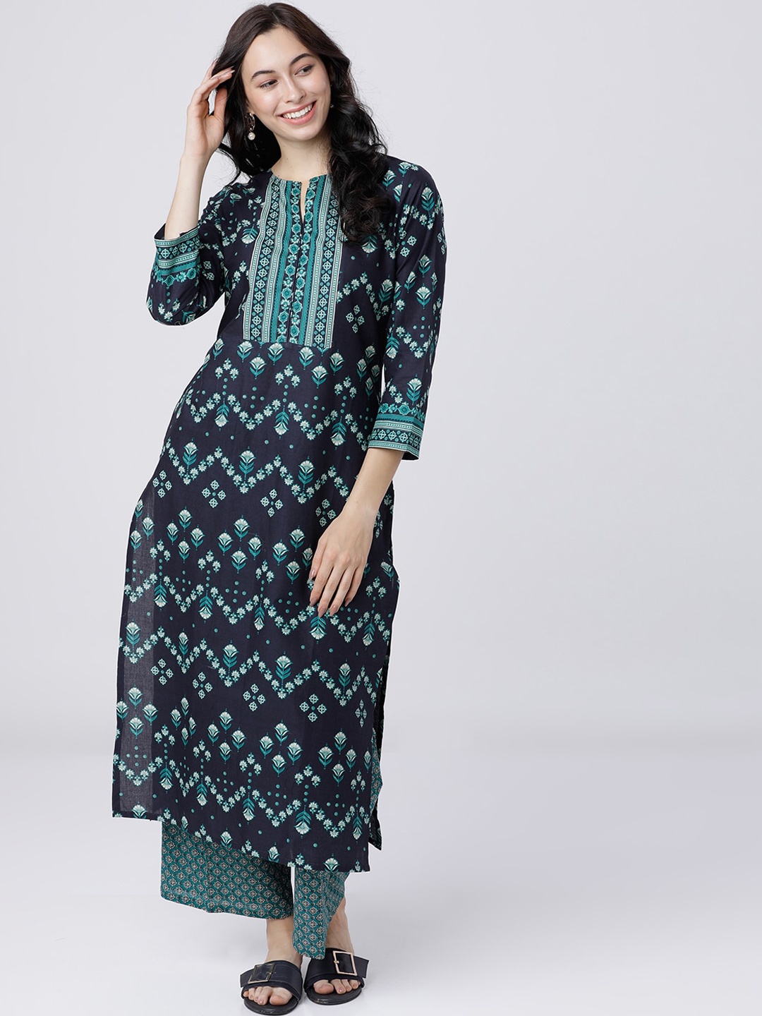 

Vishudh Women Navy Blue Floral Printed Kurta