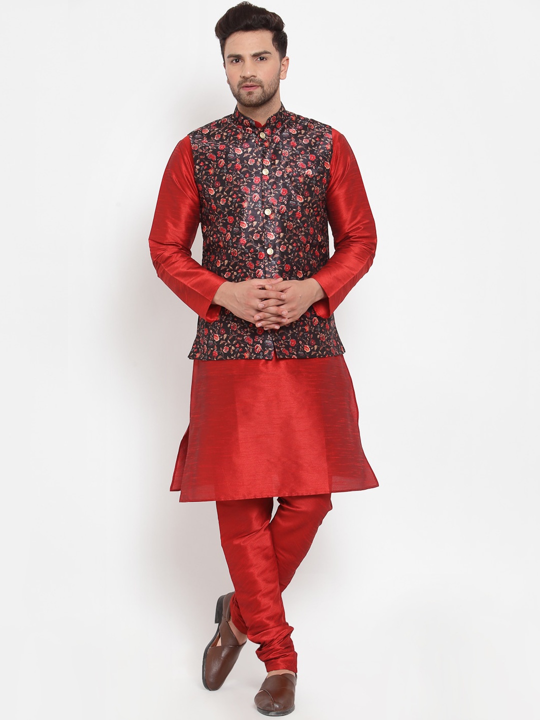 

GRACIT Men Maroon & Black Solid Kurta with Churidar