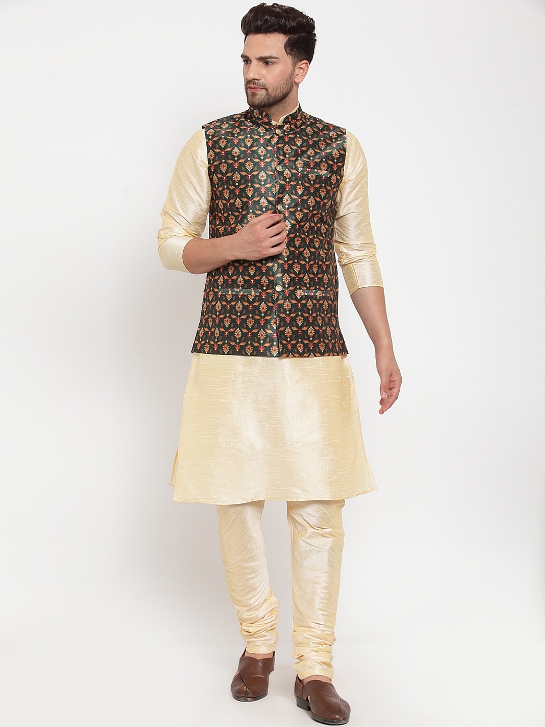 

GRACIT Men Cream-Coloured Solid Kurta with Churidar