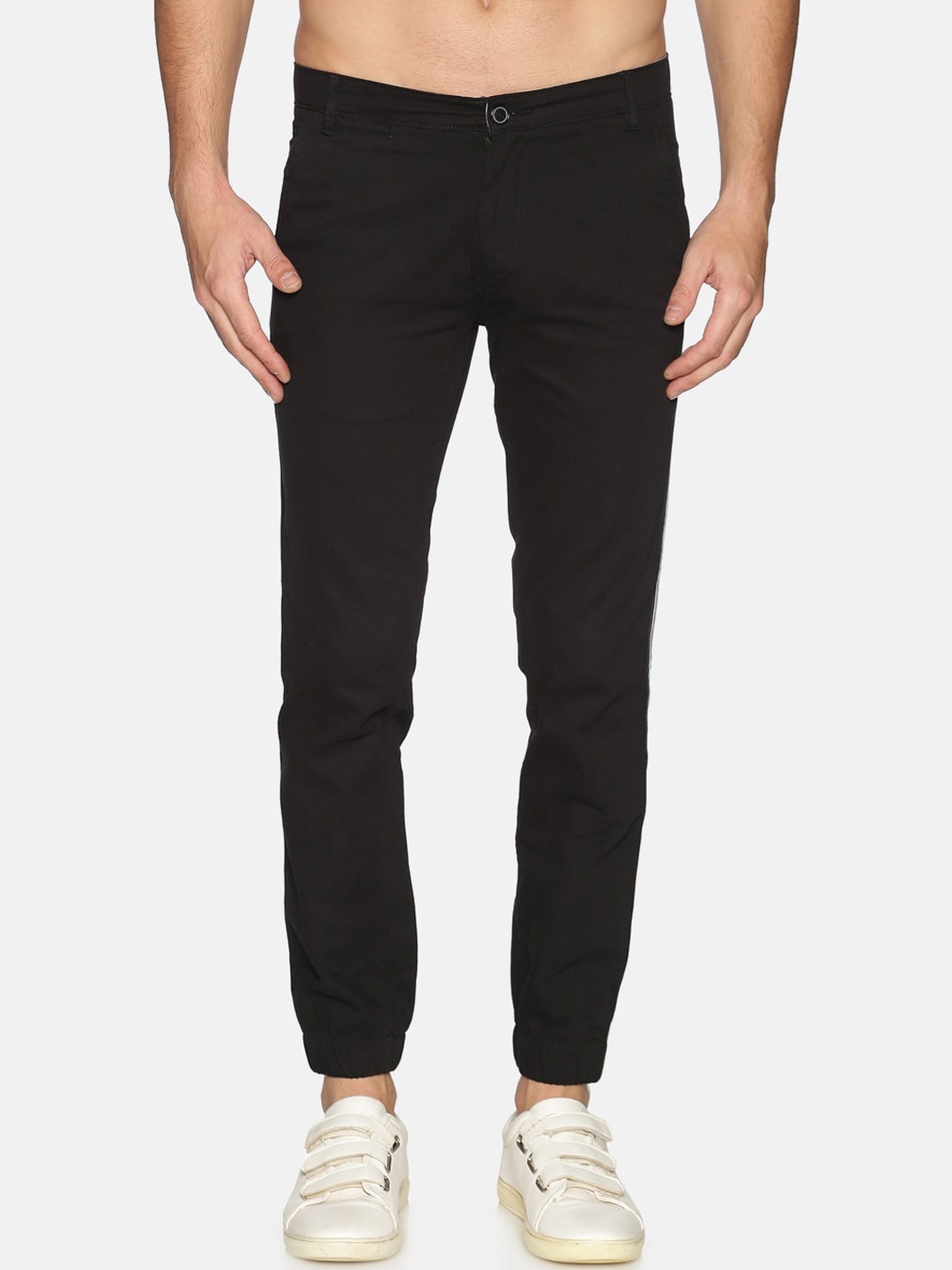 

Chennis Men Black Regular Fit Solid Joggers