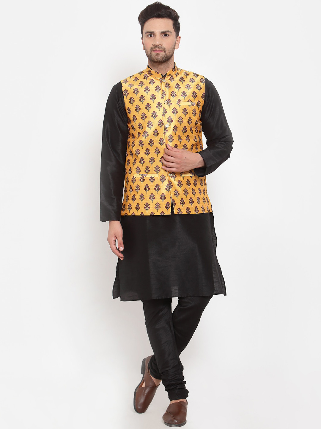 

GRACIT Men Black & Yellow Solid Kurta with Churidar & Nehru Jacket