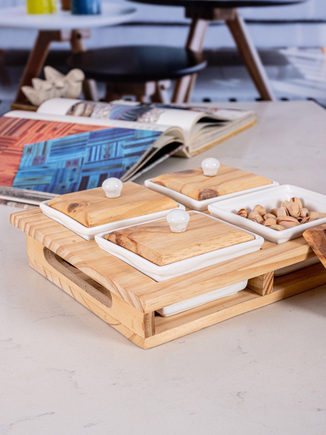 

White Gold Brown & White Set with Wooden Tray & Lid