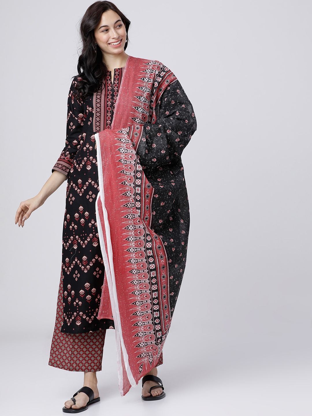 

Vishudh Black & Pink Printed Dupatta