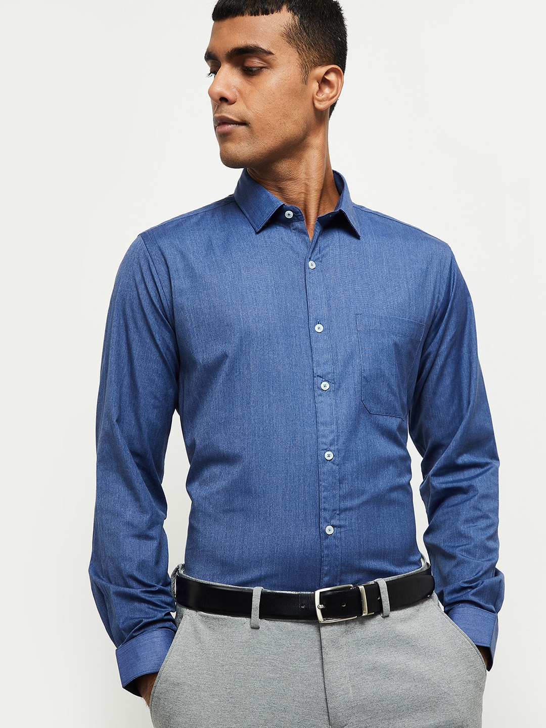 

max Men Blue Regular Fit Solid Formal Shirt
