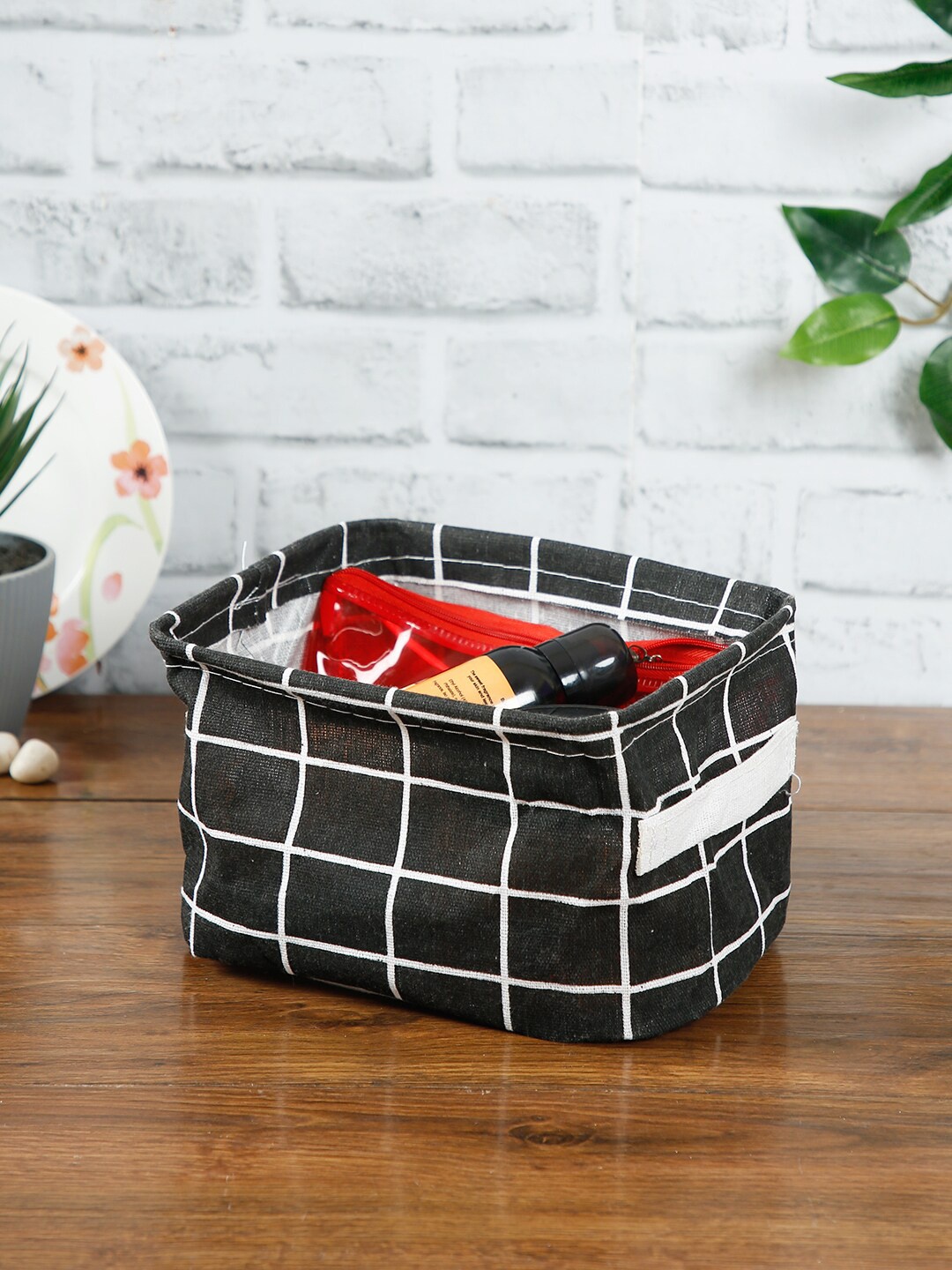 

House Of Accessories Black & White Checked Laundry Basket
