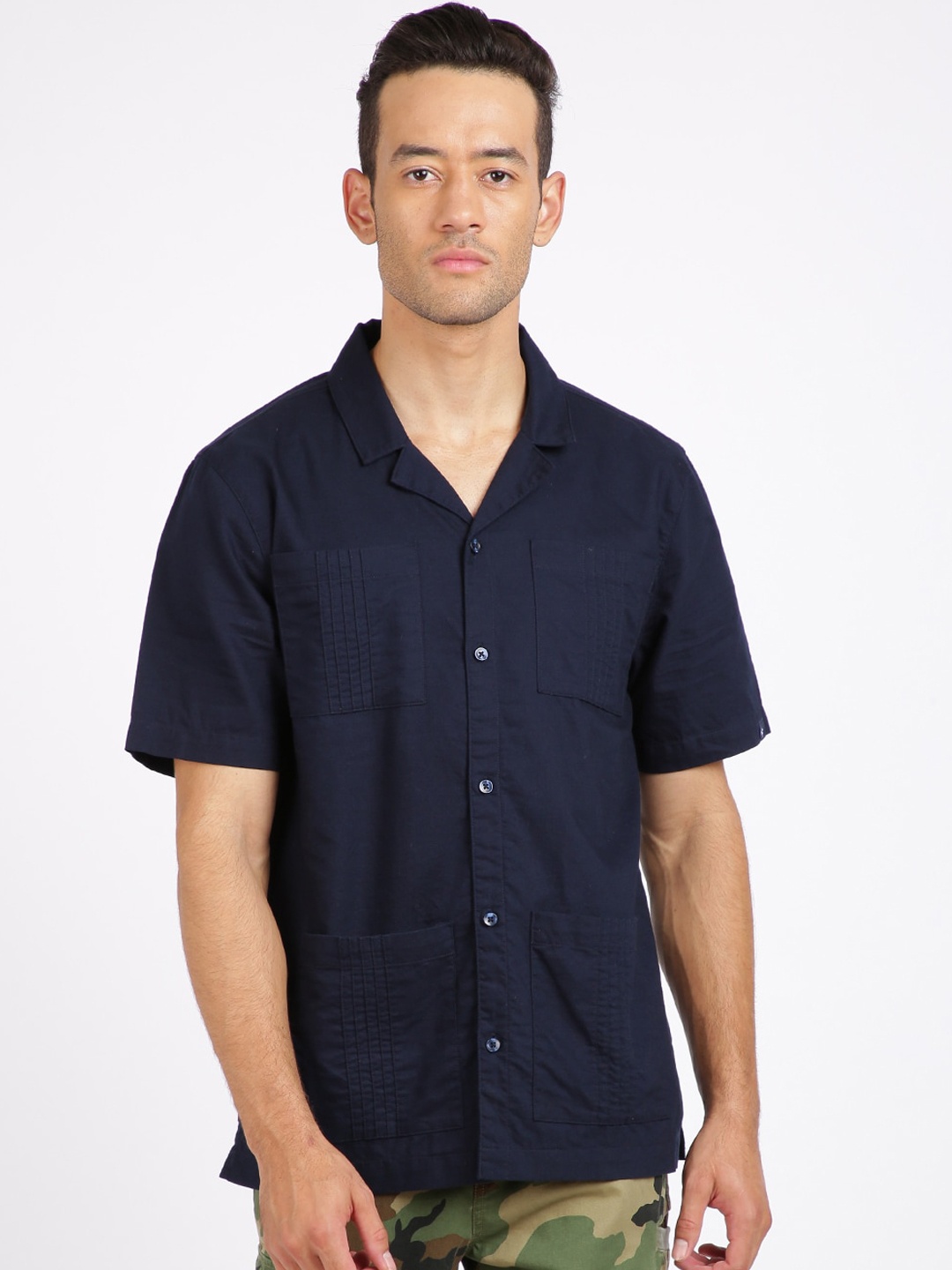 

Breakbounce Men Navy Blue Regular Fit Solid Casual Shirt