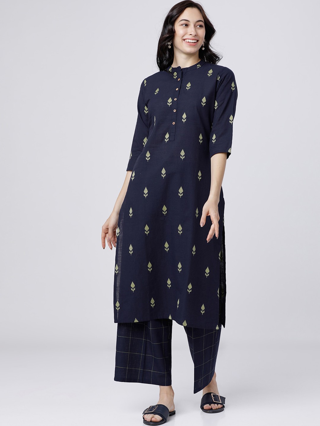 

Vishudh Women Navy Blue & Lime Green Woven Design Kurta with Palazzos