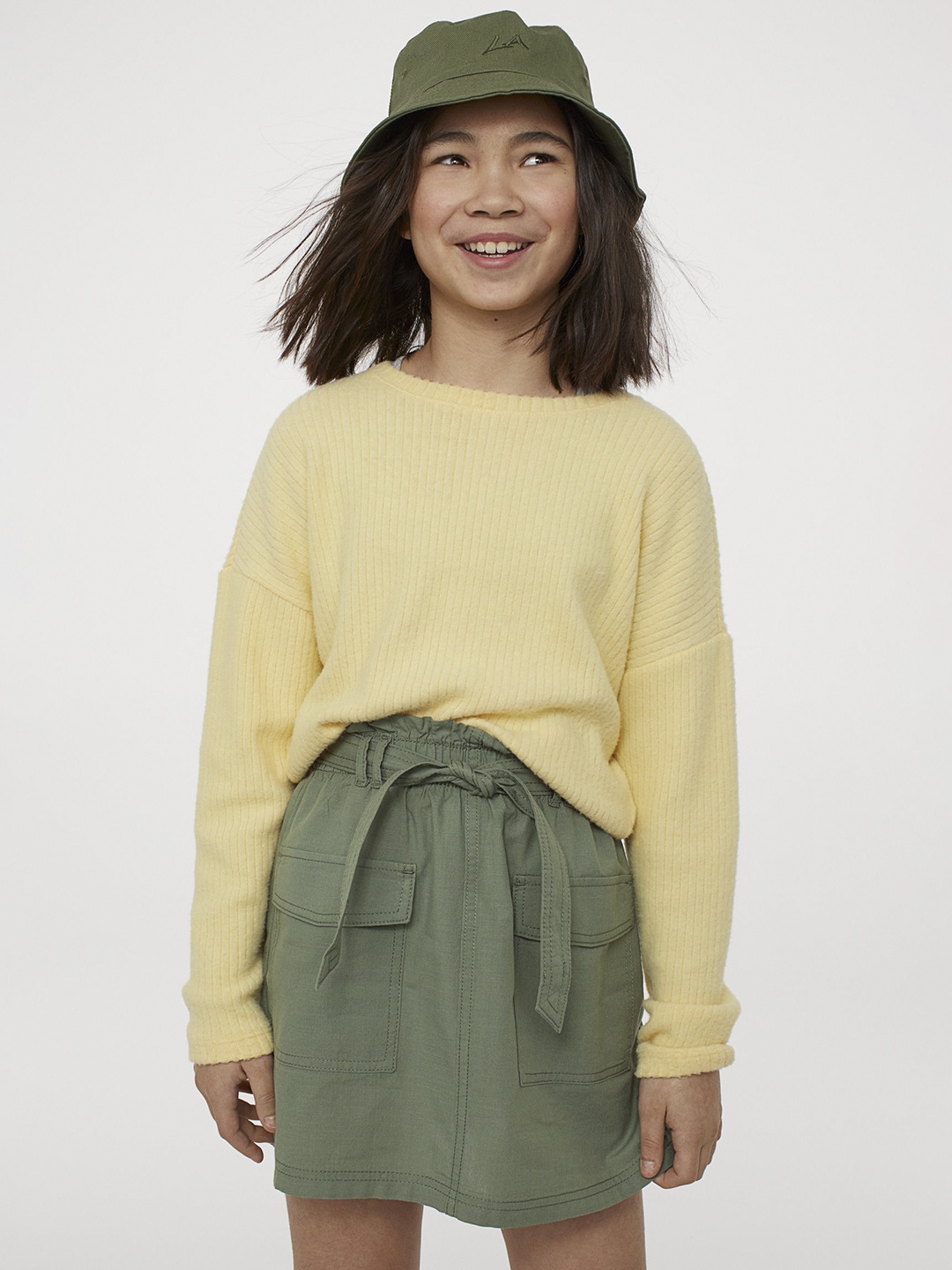 

H&M Girls Green Paper Bag Skirt