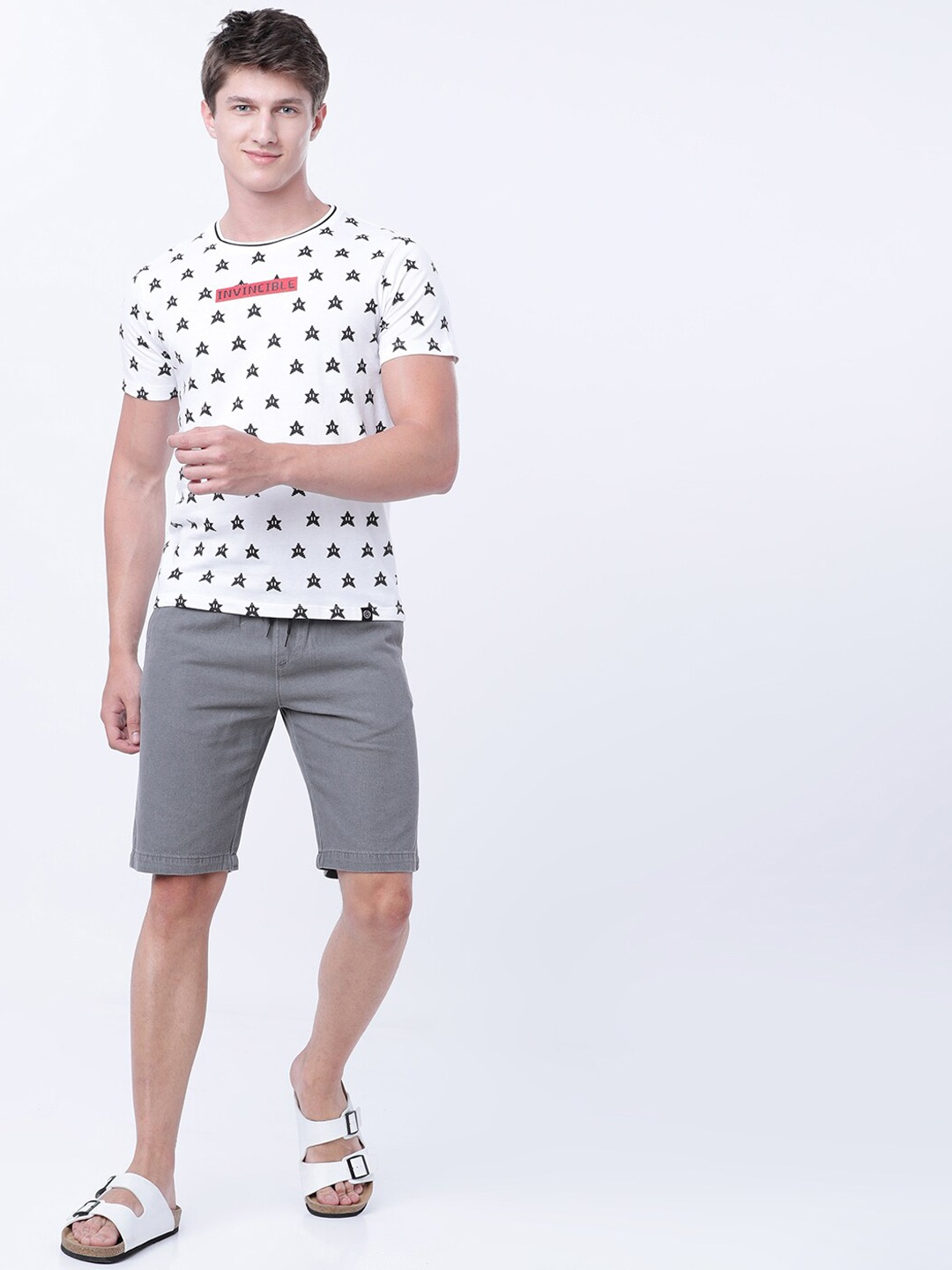 

HIGHLANDER Men Grey Solid Slim Fit Regular Shorts