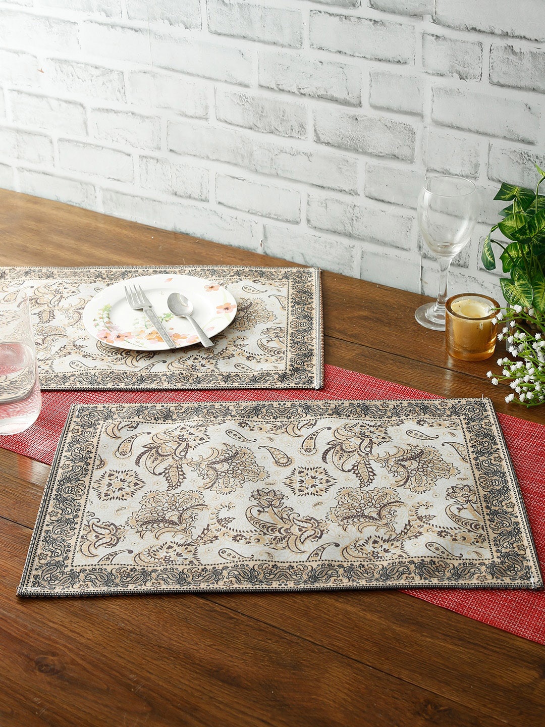 

ROMEE Set of 6 Off White & Black Printed Table Placemats